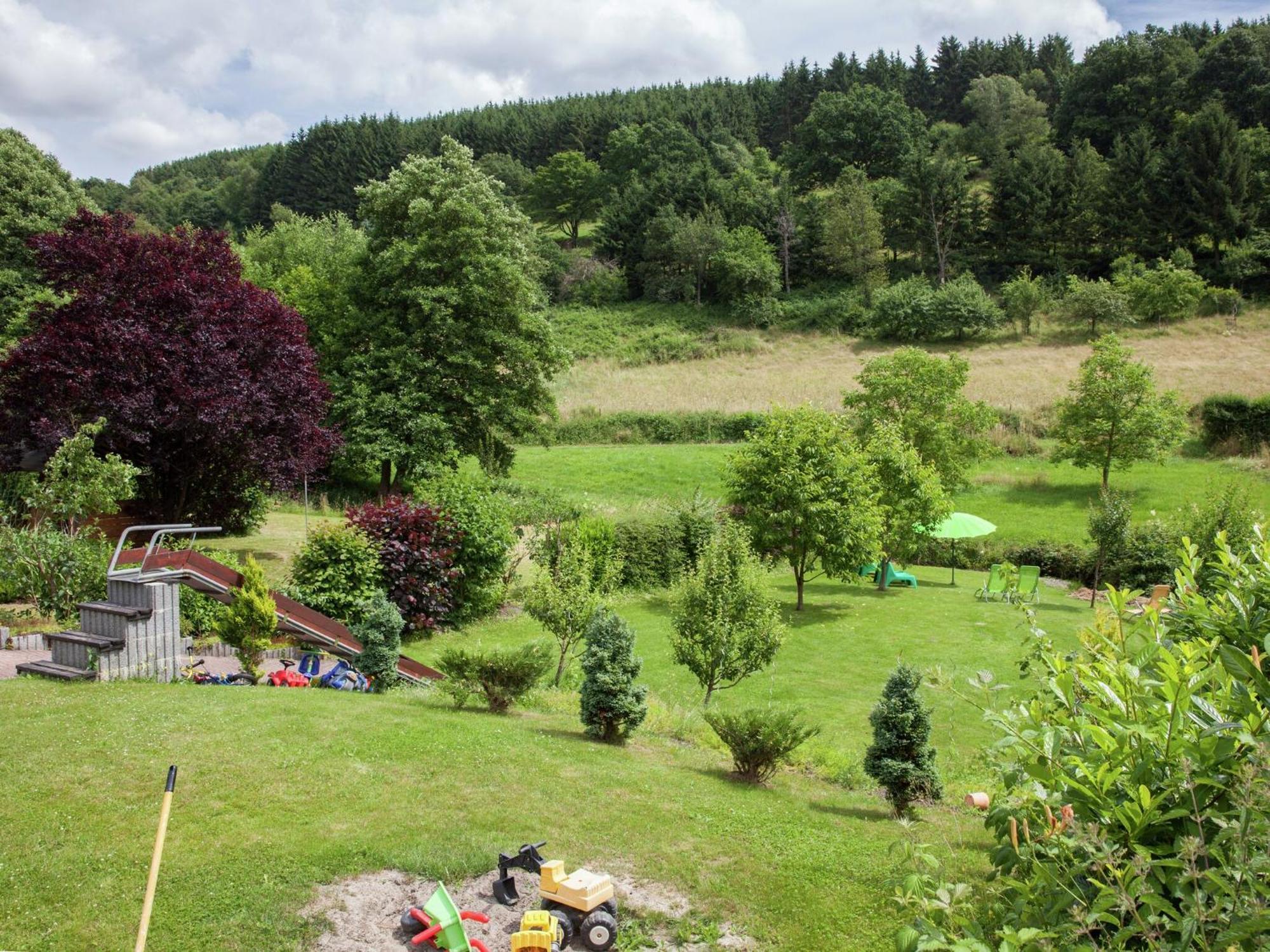 A Modern Apartment In The Hunsr Ck Region S Romantic Drohn Valley Merschbach Esterno foto