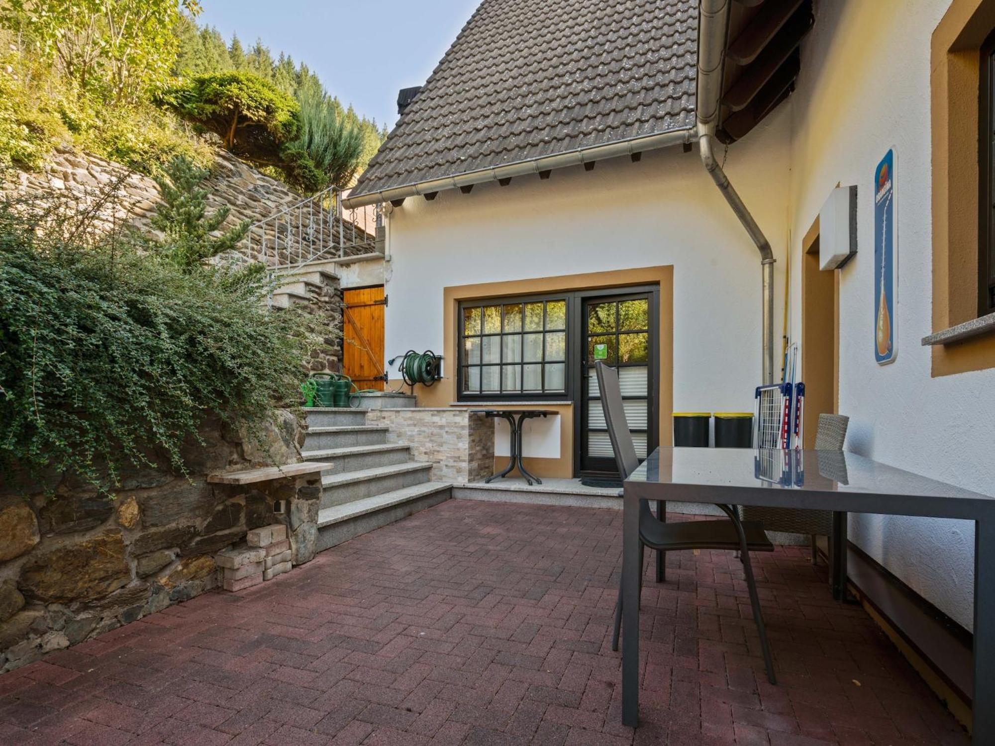 A Modern Apartment In The Hunsr Ck Region S Romantic Drohn Valley Merschbach Esterno foto