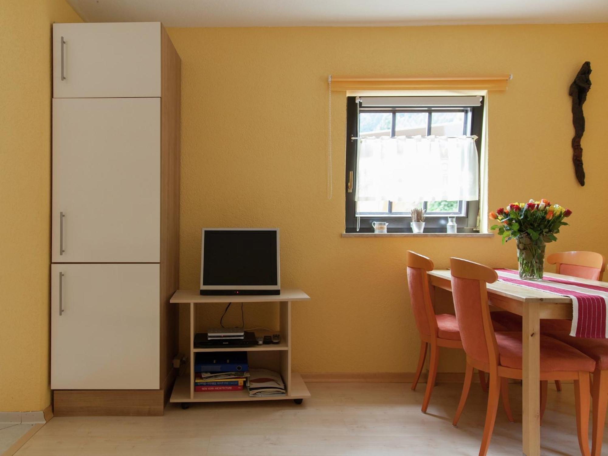 A Modern Apartment In The Hunsr Ck Region S Romantic Drohn Valley Merschbach Esterno foto