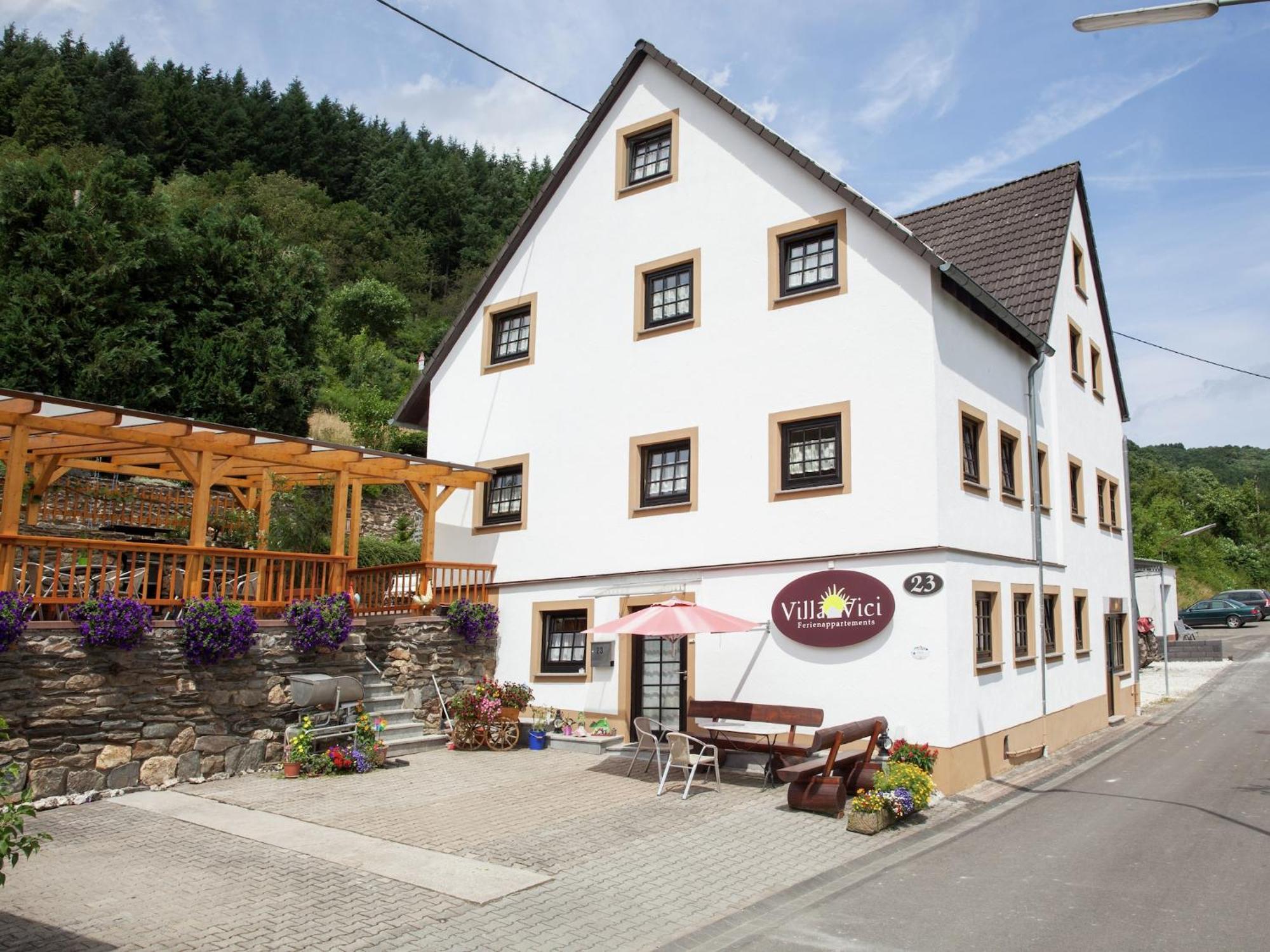 A Modern Apartment In The Hunsr Ck Region S Romantic Drohn Valley Merschbach Esterno foto