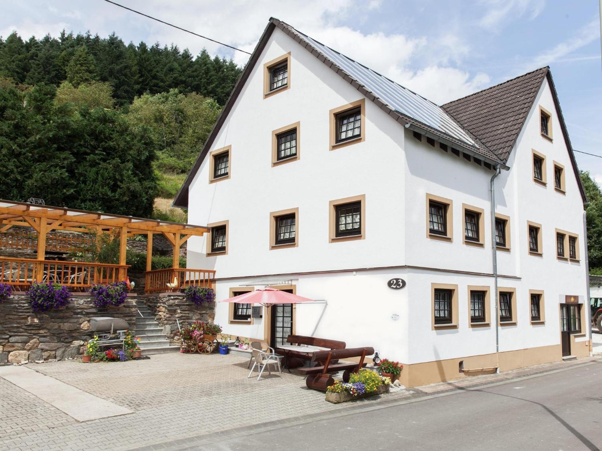 A Modern Apartment In The Hunsr Ck Region S Romantic Drohn Valley Merschbach Esterno foto