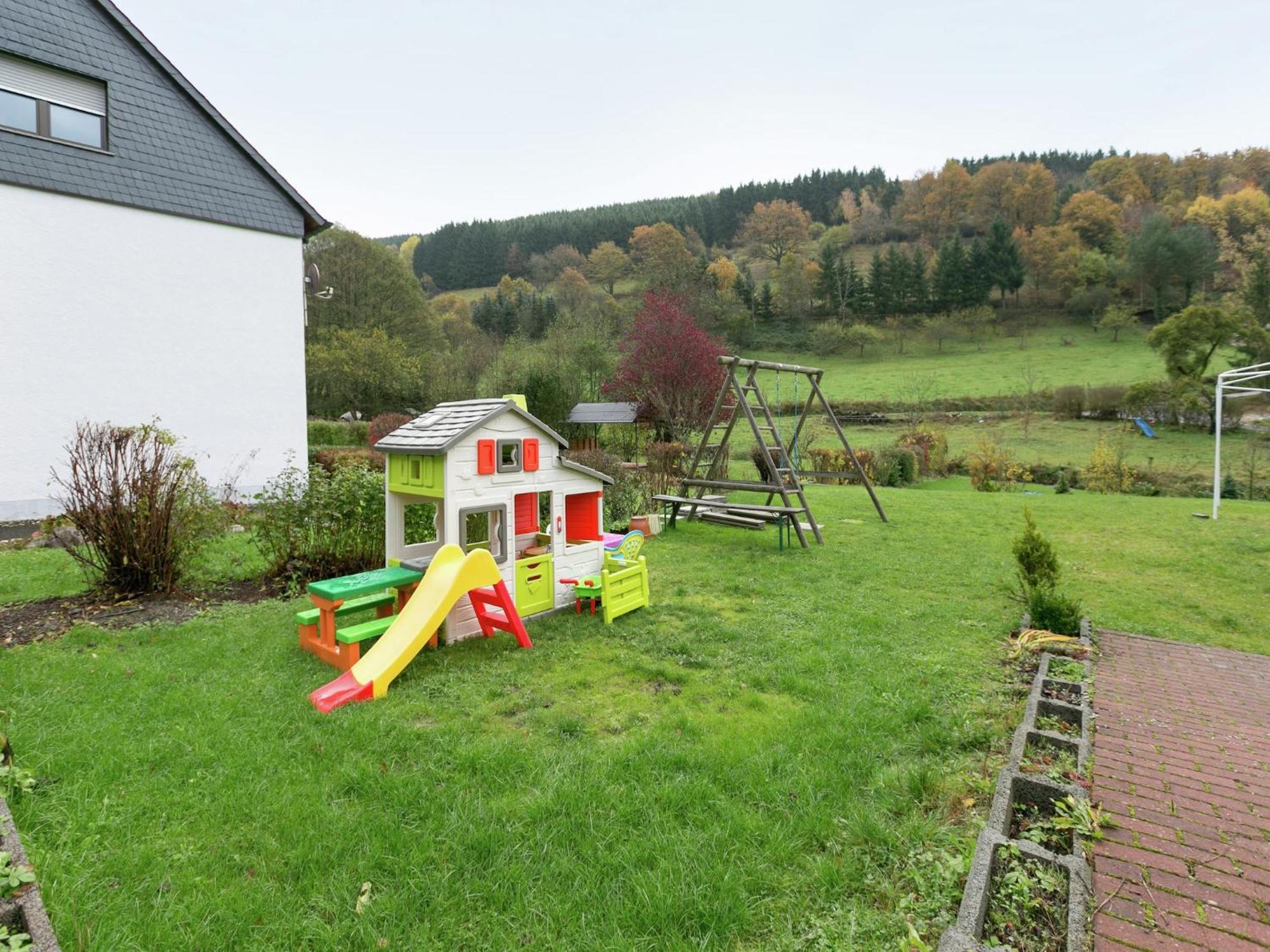 A Modern Apartment In The Hunsr Ck Region S Romantic Drohn Valley Merschbach Esterno foto