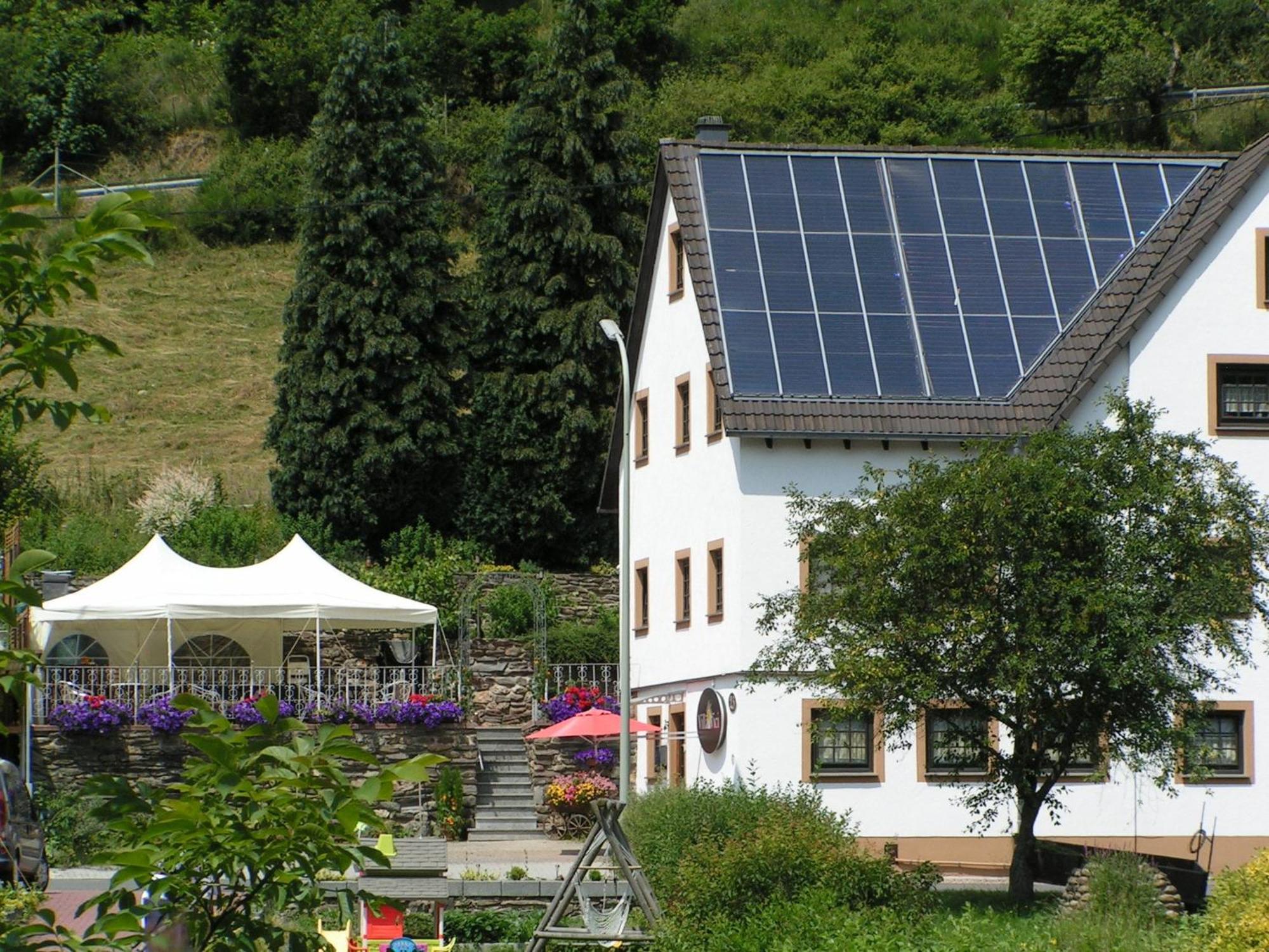 A Modern Apartment In The Hunsr Ck Region S Romantic Drohn Valley Merschbach Esterno foto