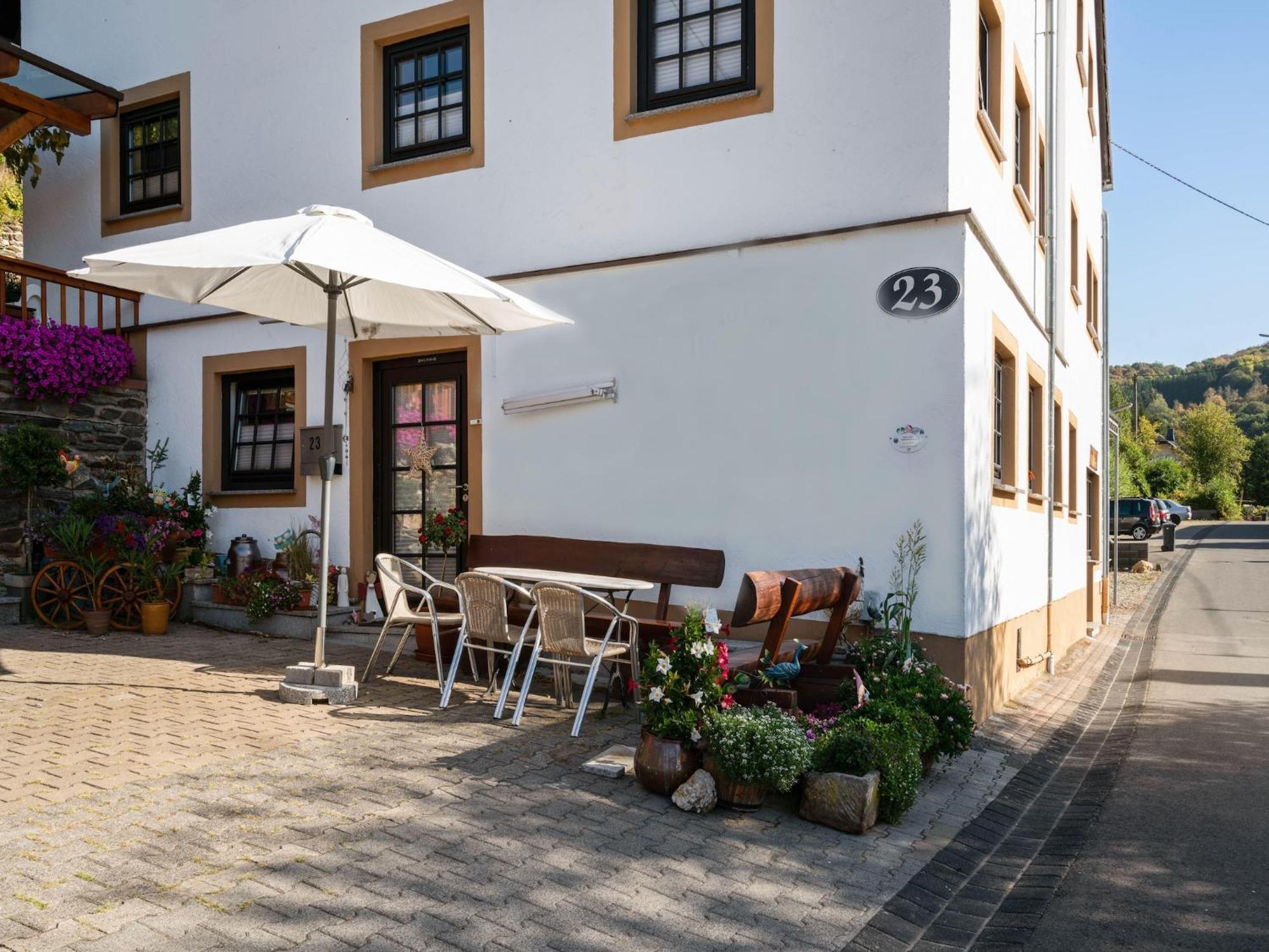 A Modern Apartment In The Hunsr Ck Region S Romantic Drohn Valley Merschbach Esterno foto