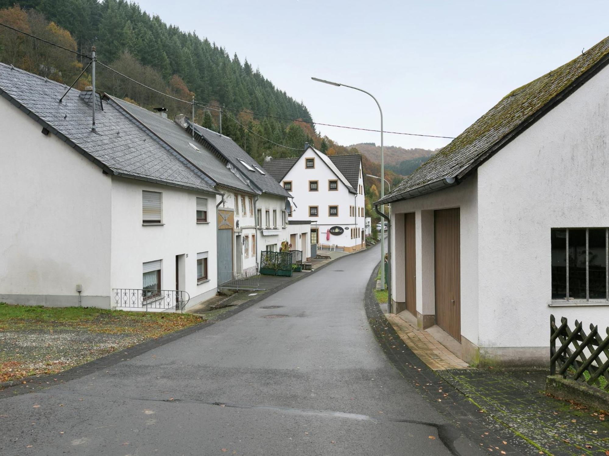 A Modern Apartment In The Hunsr Ck Region S Romantic Drohn Valley Merschbach Esterno foto