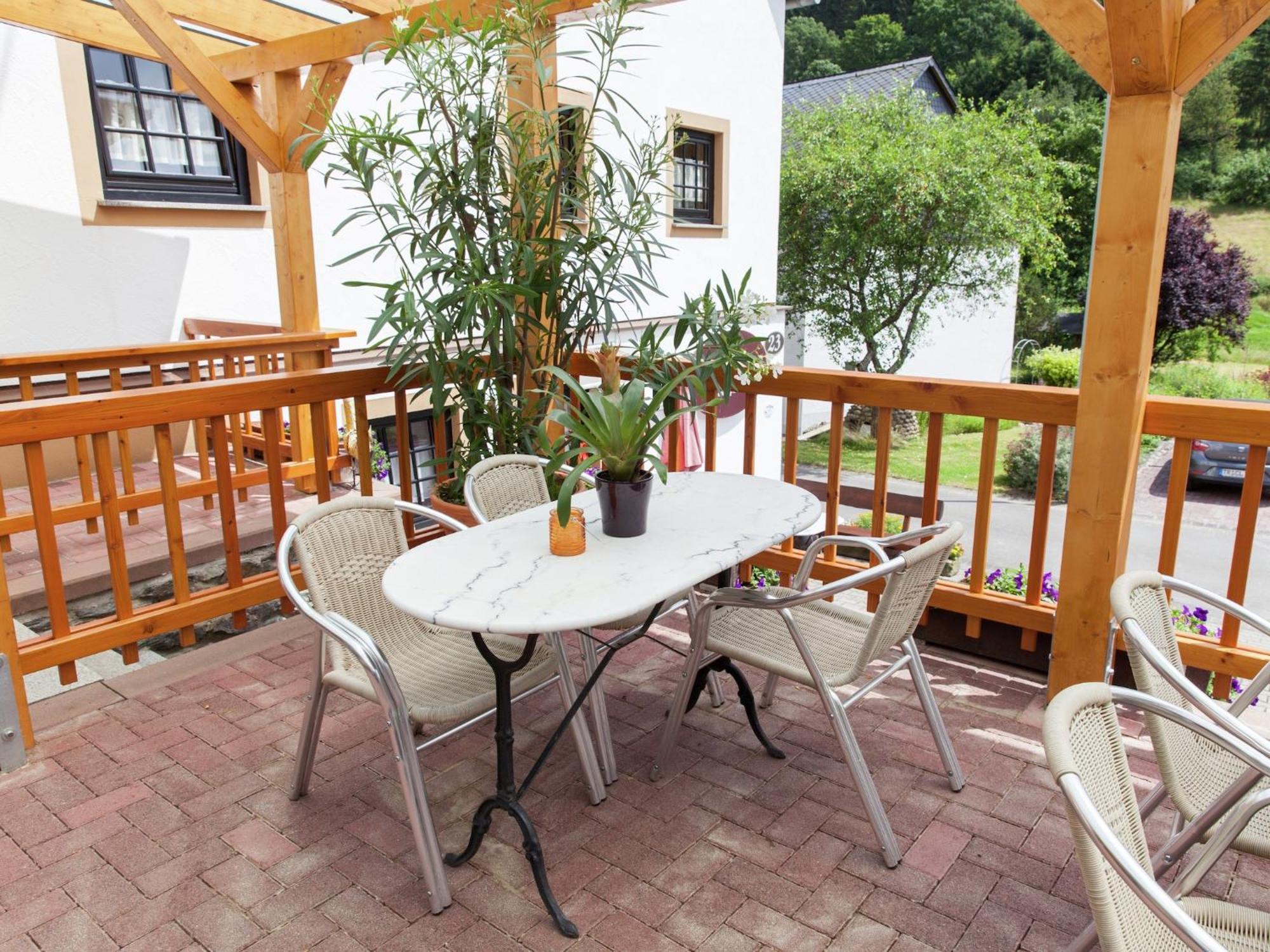 A Modern Apartment In The Hunsr Ck Region S Romantic Drohn Valley Merschbach Esterno foto