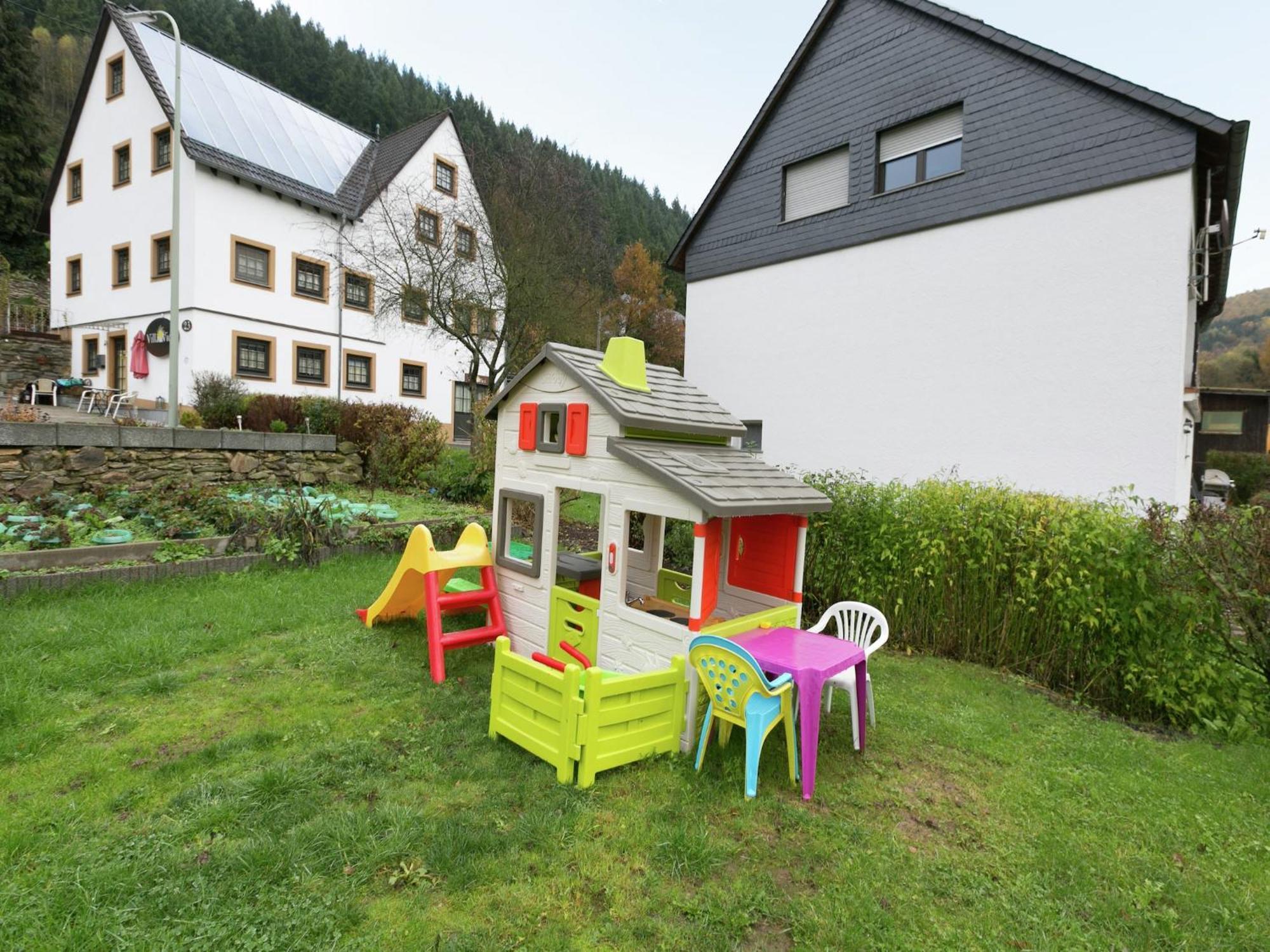 A Modern Apartment In The Hunsr Ck Region S Romantic Drohn Valley Merschbach Esterno foto